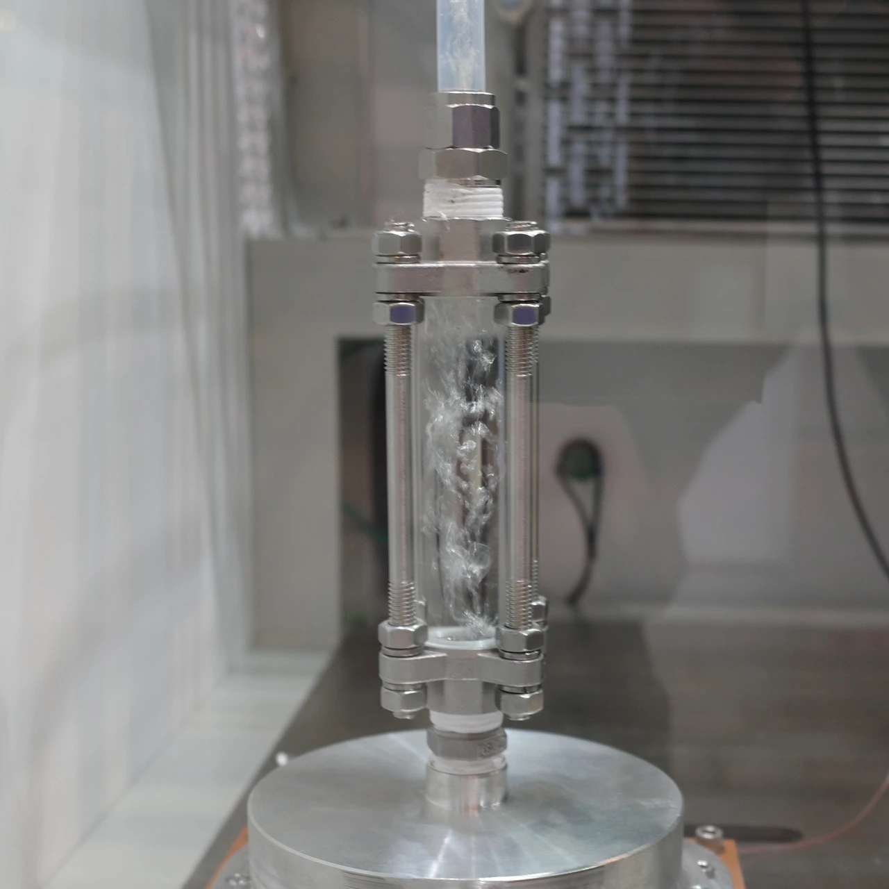 法國 Inventec 雙相浸沒式冷卻溶劑(Two-Phase Immersion Cooling Fluid)沸騰與熱傳導實況特寫